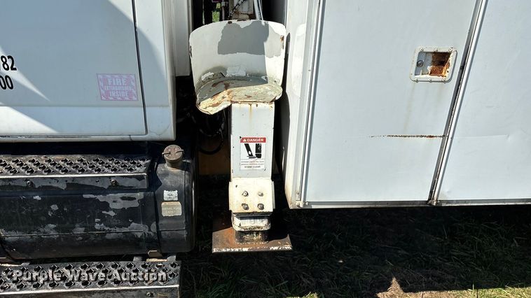 image for item ED2297 2006 Chevrolet C8500 digger derrick truck