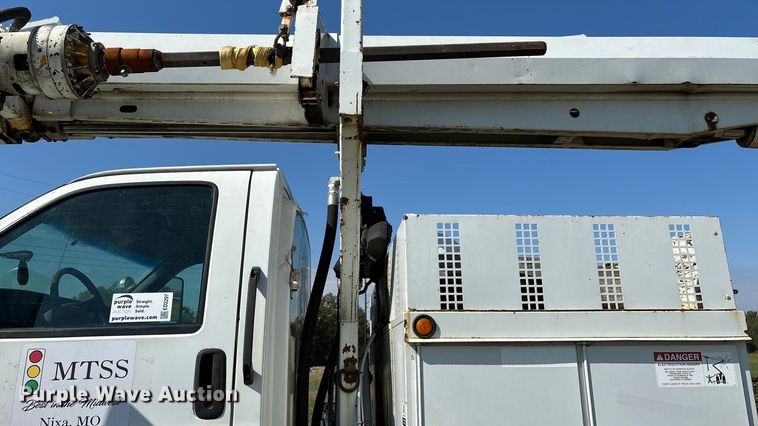 image for item ED2297 2006 Chevrolet C8500 digger derrick truck