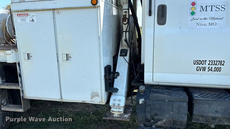 image for item ED2297 2006 Chevrolet C8500 digger derrick truck