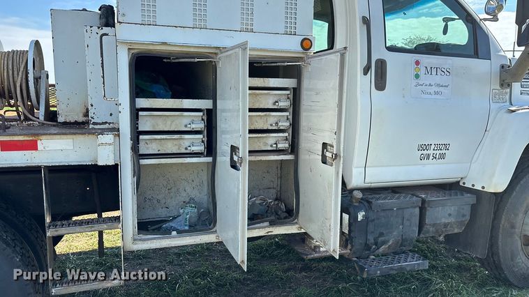 image for item ED2297 2006 Chevrolet C8500 digger derrick truck