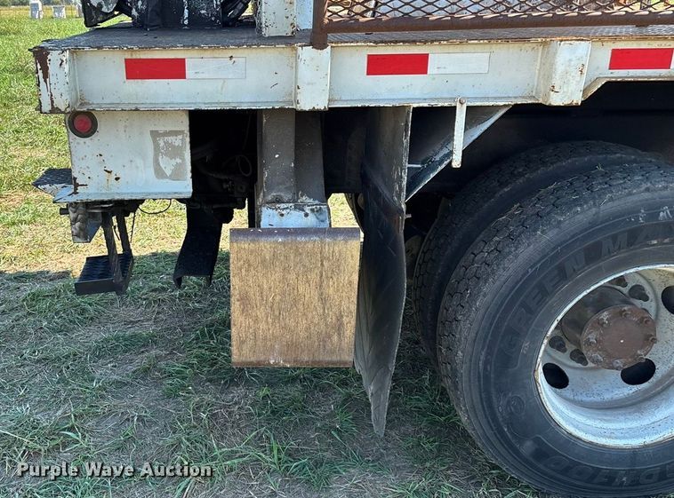 image for item ED2297 2006 Chevrolet C8500 digger derrick truck