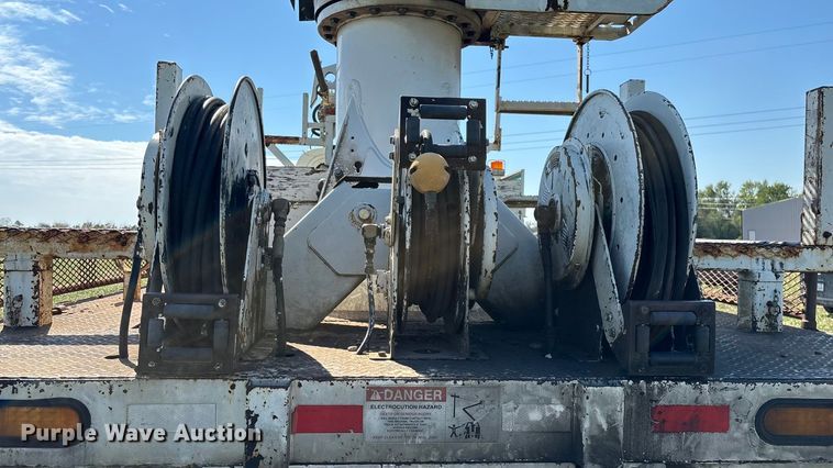 image for item ED2297 2006 Chevrolet C8500 digger derrick truck