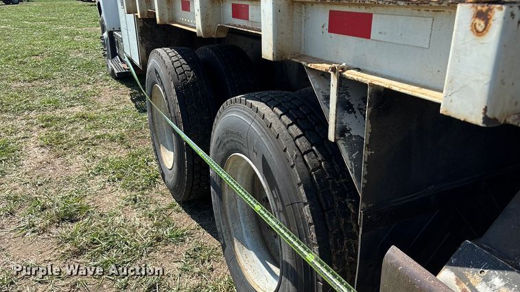 image for item ED2297 2006 Chevrolet C8500 digger derrick truck