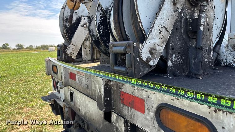 image for item ED2297 2006 Chevrolet C8500 digger derrick truck