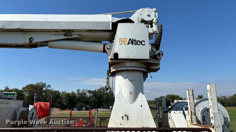 image for item ED2297 2006 Chevrolet C8500 digger derrick truck