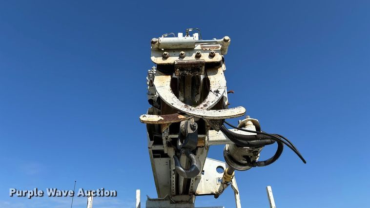 image for item ED2297 2006 Chevrolet C8500 digger derrick truck