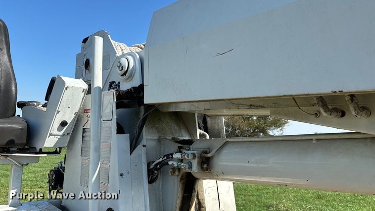 image for item ED2297 2006 Chevrolet C8500 digger derrick truck