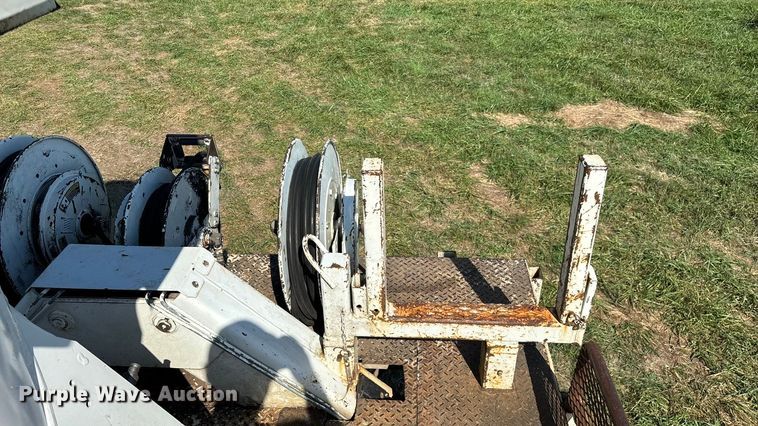 image for item ED2297 2006 Chevrolet C8500 digger derrick truck