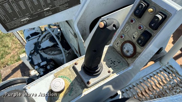 image for item ED2297 2006 Chevrolet C8500 digger derrick truck