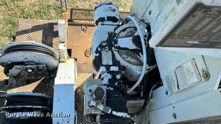 image for item ED2297 2006 Chevrolet C8500 digger derrick truck