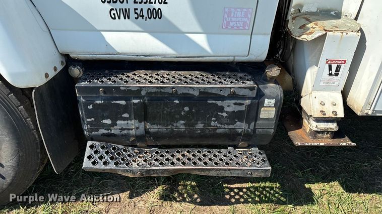 image for item ED2297 2006 Chevrolet C8500 digger derrick truck