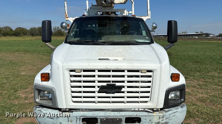 image for item ED2297 2006 Chevrolet C8500 digger derrick truck