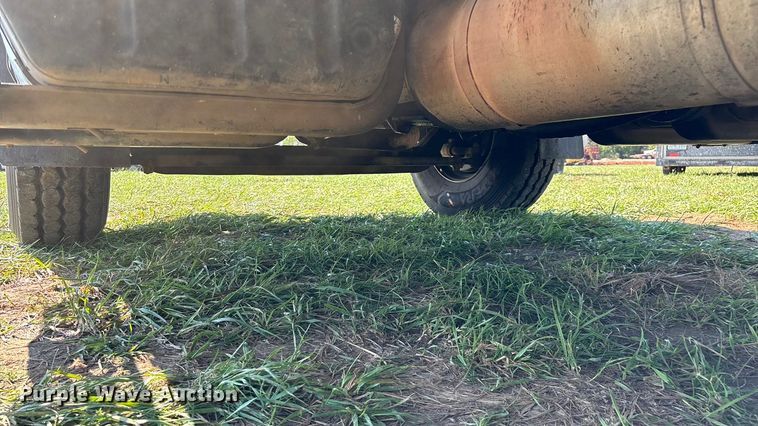 image for item ED2297 2006 Chevrolet C8500 digger derrick truck