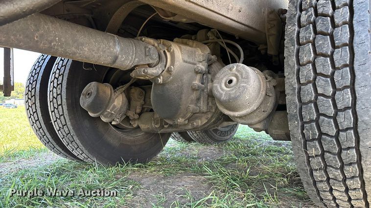 image for item ED2297 2006 Chevrolet C8500 digger derrick truck