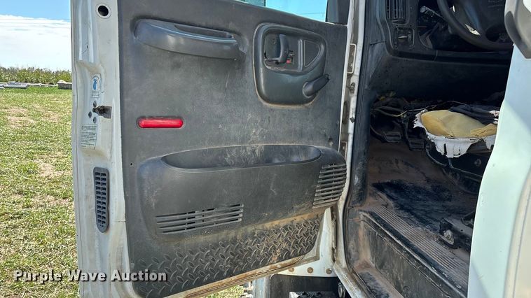 image for item ED2297 2006 Chevrolet C8500 digger derrick truck