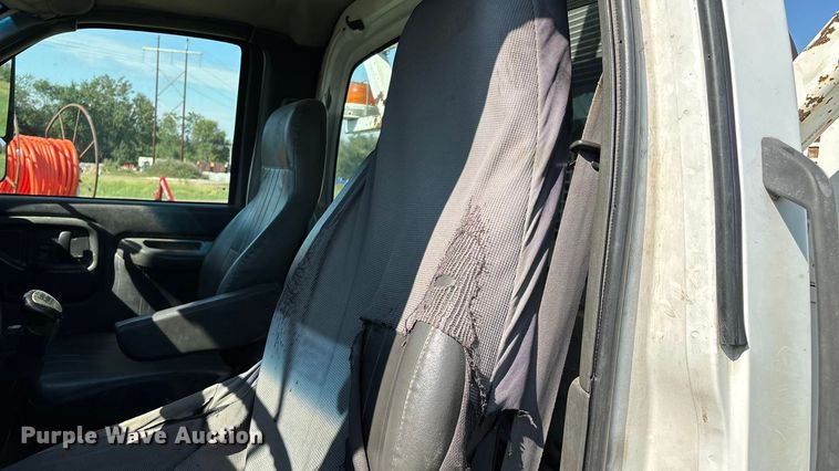 image for item ED2297 2006 Chevrolet C8500 digger derrick truck