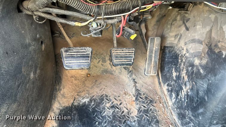 image for item ED2297 2006 Chevrolet C8500 digger derrick truck