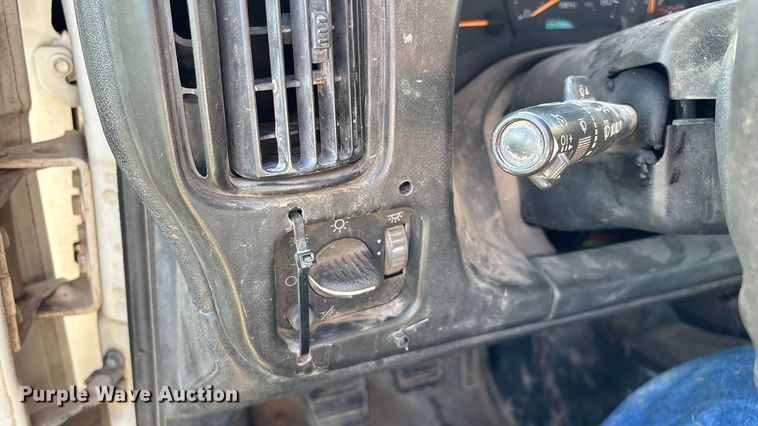 image for item ED2297 2006 Chevrolet C8500 digger derrick truck