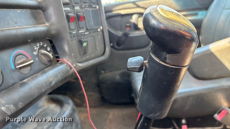 image for item ED2297 2006 Chevrolet C8500 digger derrick truck