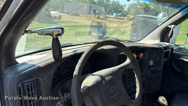 image for item ED2297 2006 Chevrolet C8500 digger derrick truck