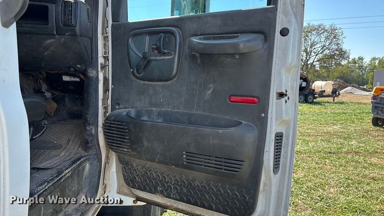 image for item ED2297 2006 Chevrolet C8500 digger derrick truck