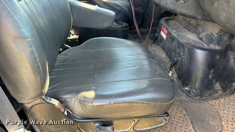 image for item ED2297 2006 Chevrolet C8500 digger derrick truck