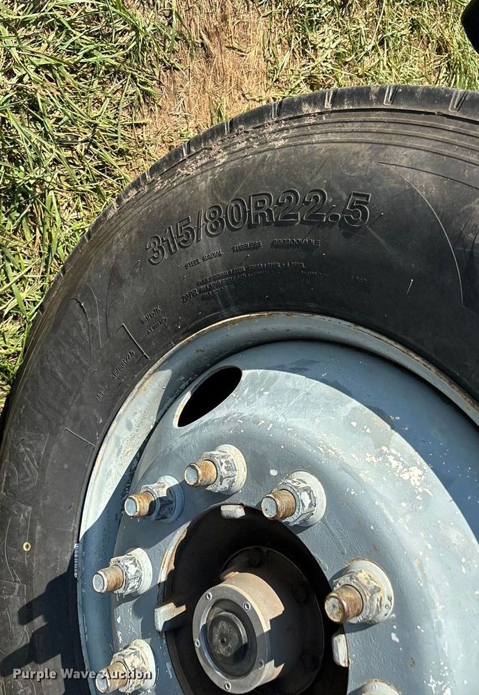 image for item ED2297 2006 Chevrolet C8500 digger derrick truck