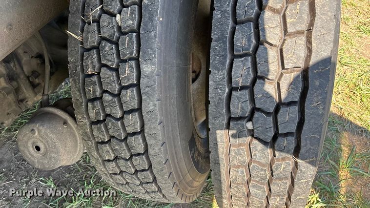 image for item ED2297 2006 Chevrolet C8500 digger derrick truck