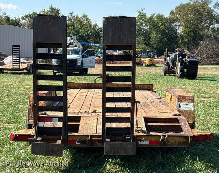 image for item ED2298 2005 Redi Haul equipment trailer