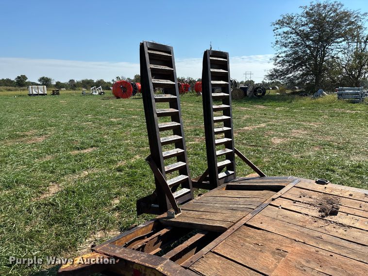 image for item ED2298 2005 Redi Haul equipment trailer