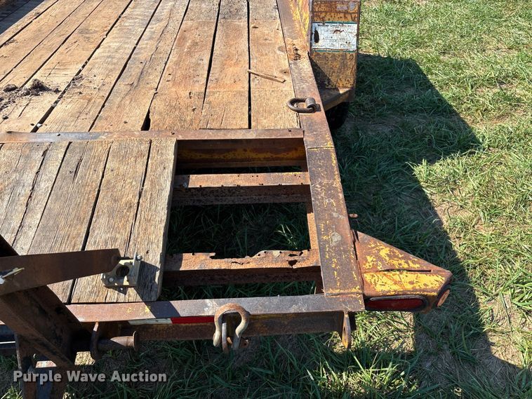 image for item ED2298 2005 Redi Haul equipment trailer