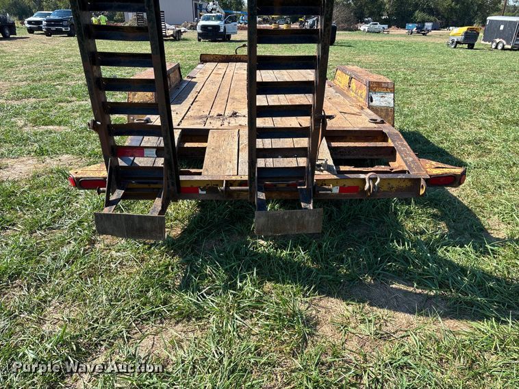 image for item ED2298 2005 Redi Haul equipment trailer