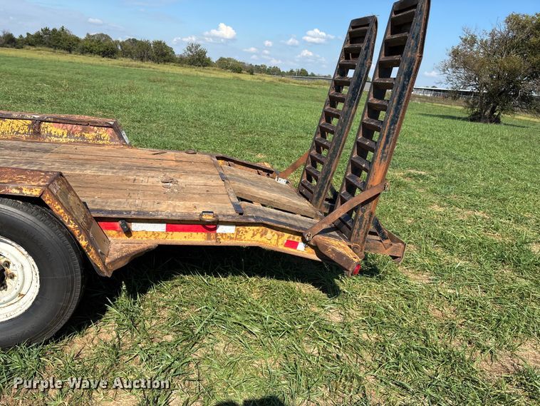 image for item ED2298 2005 Redi Haul equipment trailer