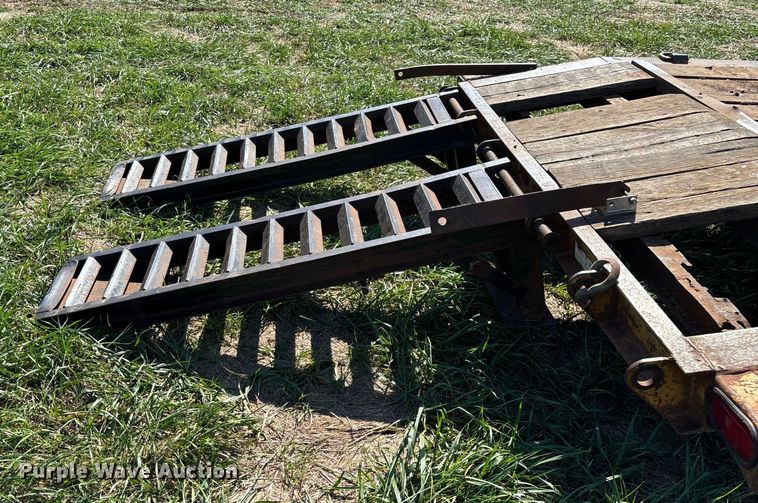 image for item ED2298 2005 Redi Haul equipment trailer