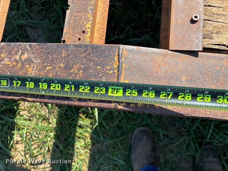 image for item ED2298 2005 Redi Haul equipment trailer