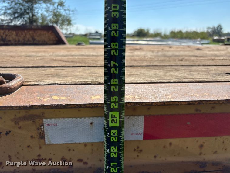 image for item ED2298 2005 Redi Haul equipment trailer