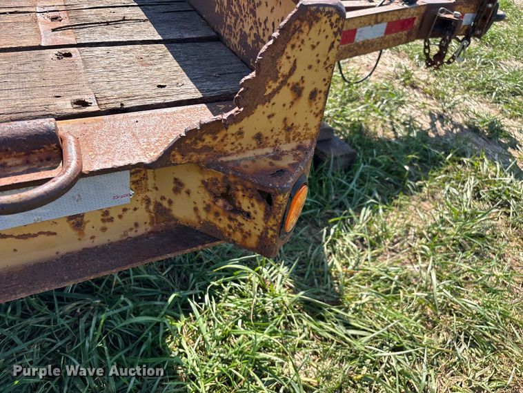 image for item ED2298 2005 Redi Haul equipment trailer