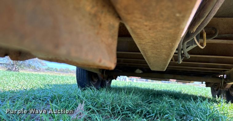 image for item ED2298 2005 Redi Haul equipment trailer