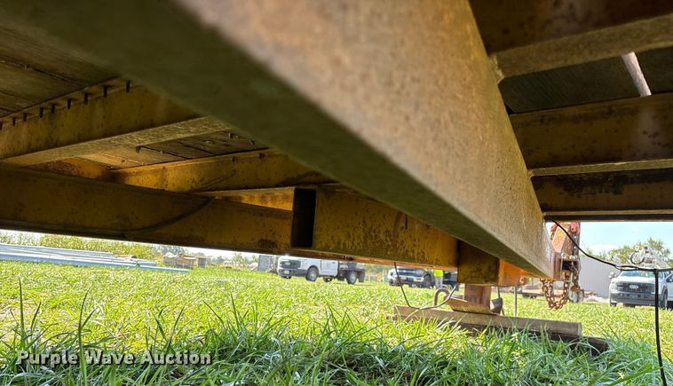 image for item ED2298 2005 Redi Haul equipment trailer