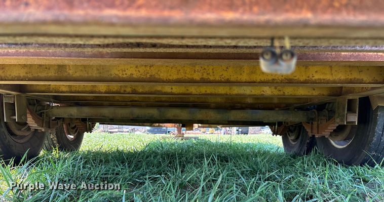 image for item ED2298 2005 Redi Haul equipment trailer