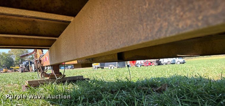 image for item ED2298 2005 Redi Haul equipment trailer