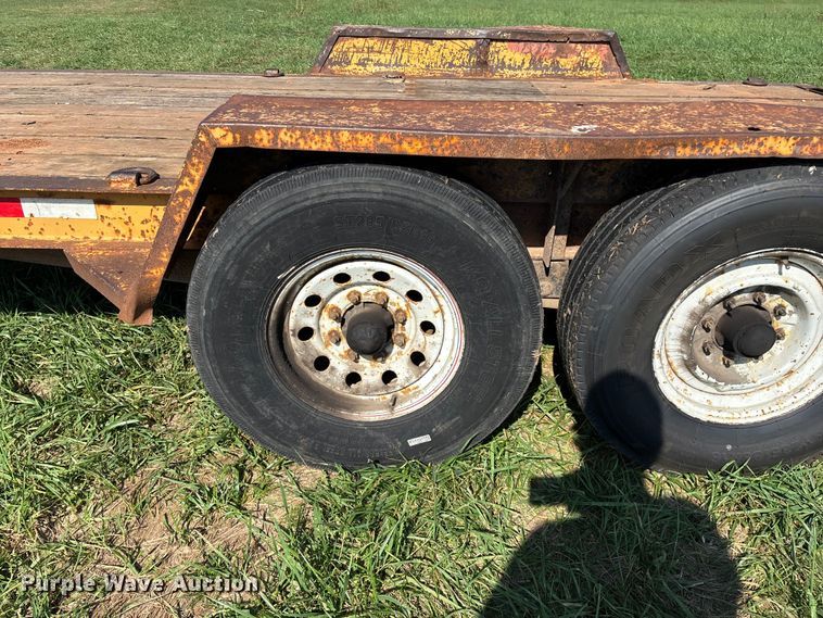 image for item ED2298 2005 Redi Haul equipment trailer