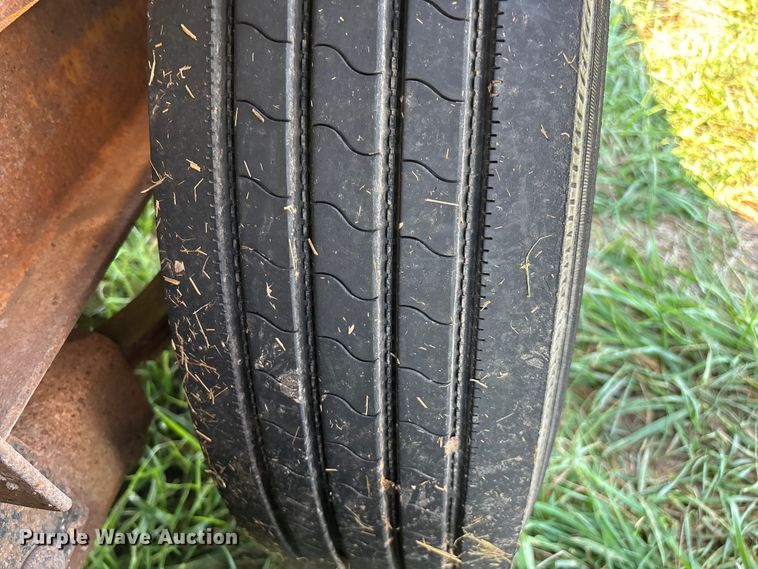 image for item ED2298 2005 Redi Haul equipment trailer