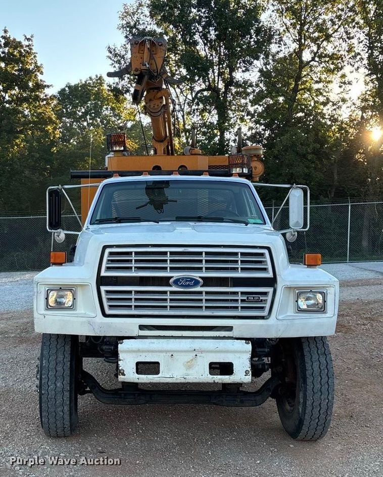 image for item ED2300 1992 Ford F700 pressure digger truck
