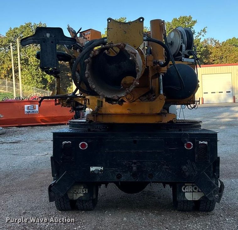 image for item ED2300 1992 Ford F700 pressure digger truck