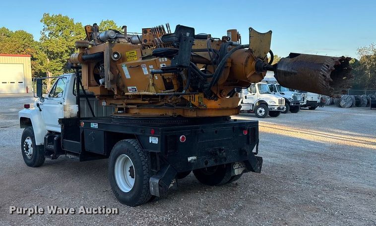 image for item ED2300 1992 Ford F700 pressure digger truck