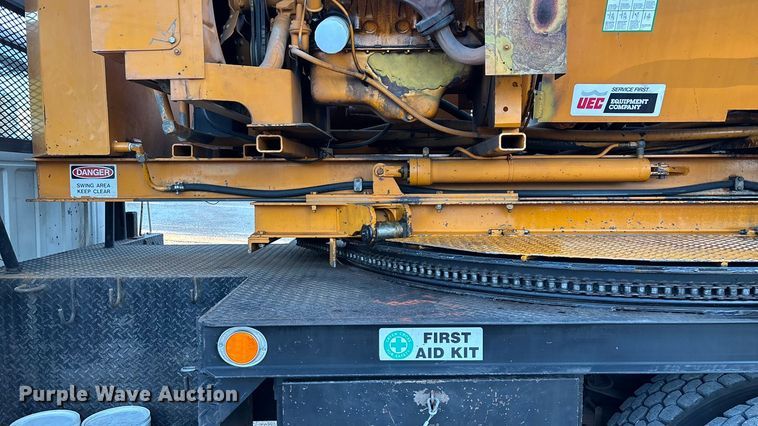 image for item ED2300 1992 Ford F700 pressure digger truck