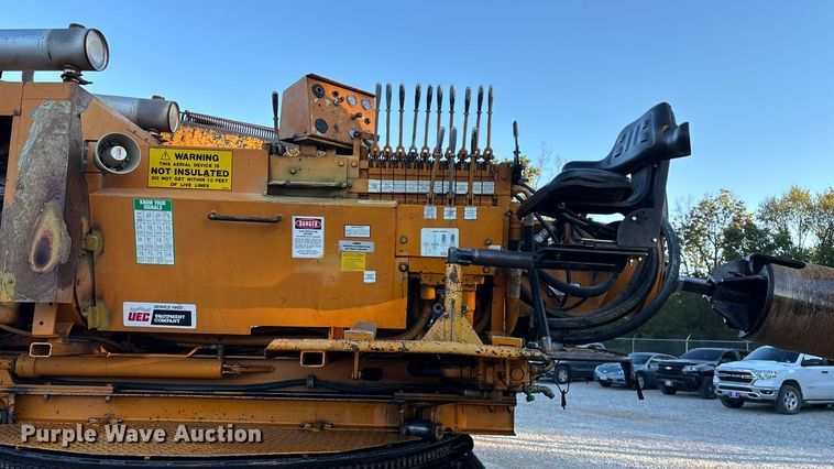 image for item ED2300 1992 Ford F700 pressure digger truck