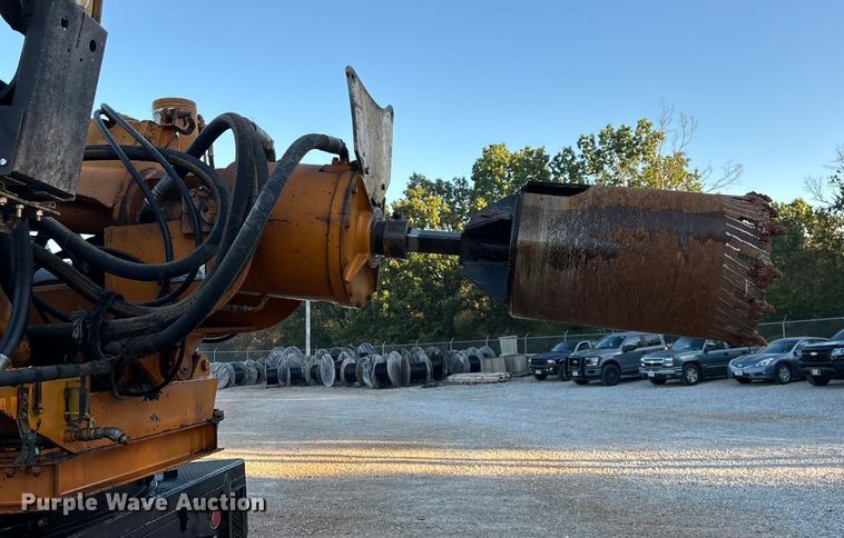 image for item ED2300 1992 Ford F700 pressure digger truck