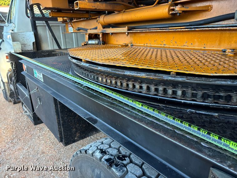 image for item ED2300 1992 Ford F700 pressure digger truck